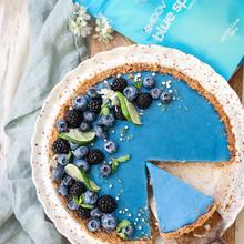 Load image into Gallery viewer, Nutrients from the ocean without the fishy taste- blue spirulina is behind the magic in our wave blend. Packed with nutrients and bursting with colour, a little bit of this natural superfood goes a long way!