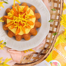 Load image into Gallery viewer, Golden cake made using smoov superfood blends and powders. Packed with antioxidants for health & wellness. Keto Friendly