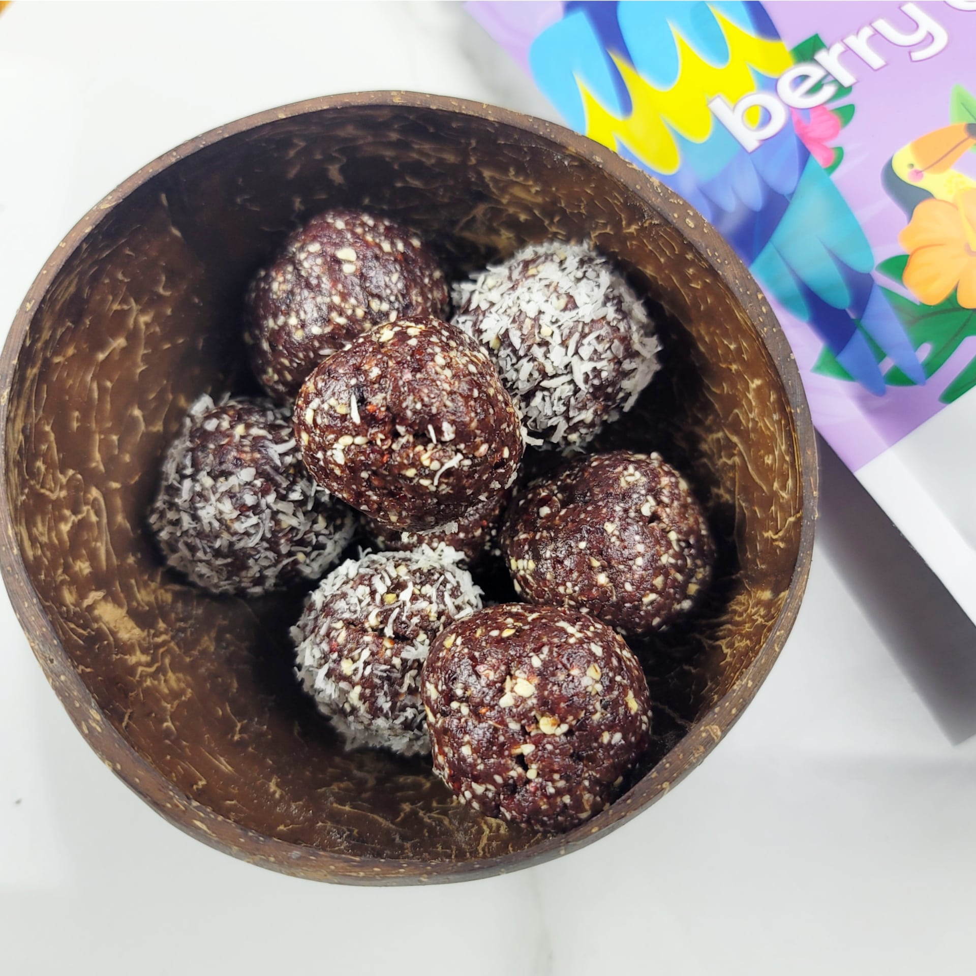 Whether you’re on-the-go, or in-between meetings, these double berry bliss balls make the perfect midday snack. Best of all? They can be prepared in advance and stored in the fridge for later.