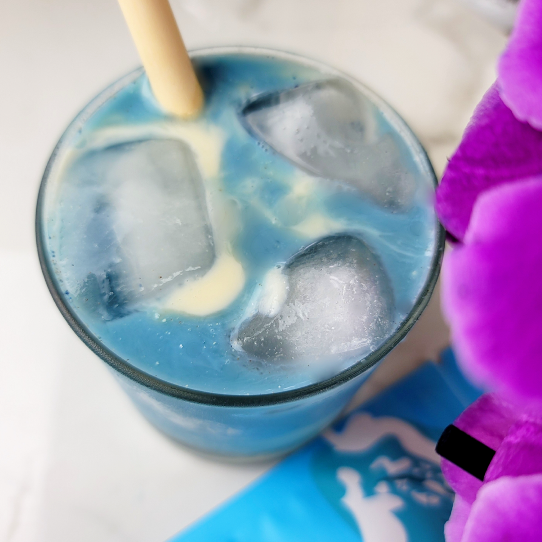 This refreshing iced latte is easy to make and has a spicy touch from our wave blend for a vibrant and nutrient packed drink