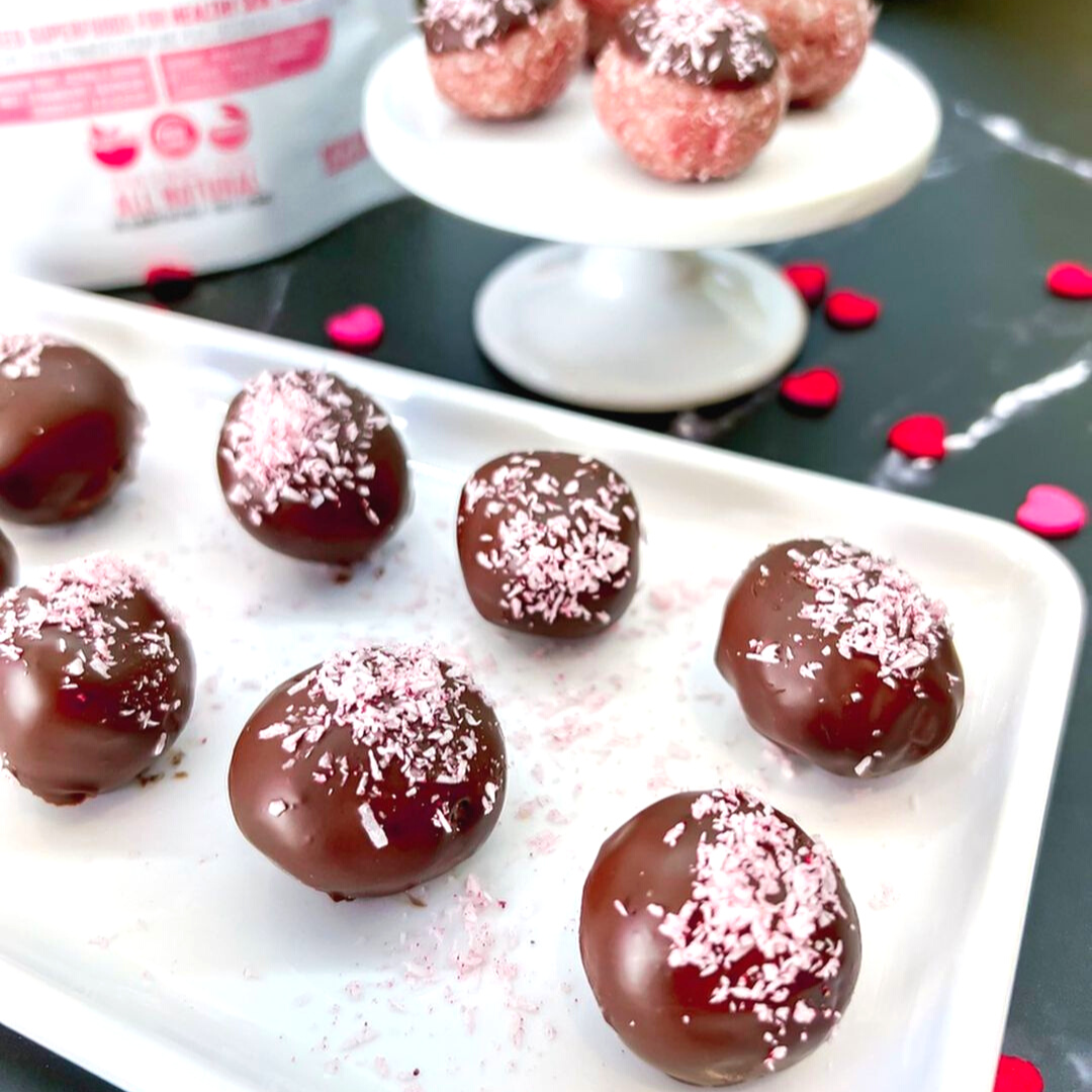 These mini blush coconut bites remind me of my childhood favorite Bounty coconut chocolate bar but without the guilt!