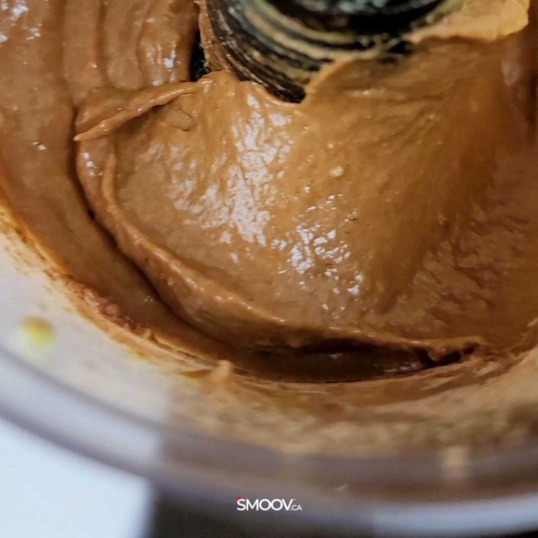 🍦 Give this simple dairy free recipe for our version of a superfood chocolate mousse a shot. Uses just 4 ingredients, takes 5 minutes to make and lets you get creative with the toppings.