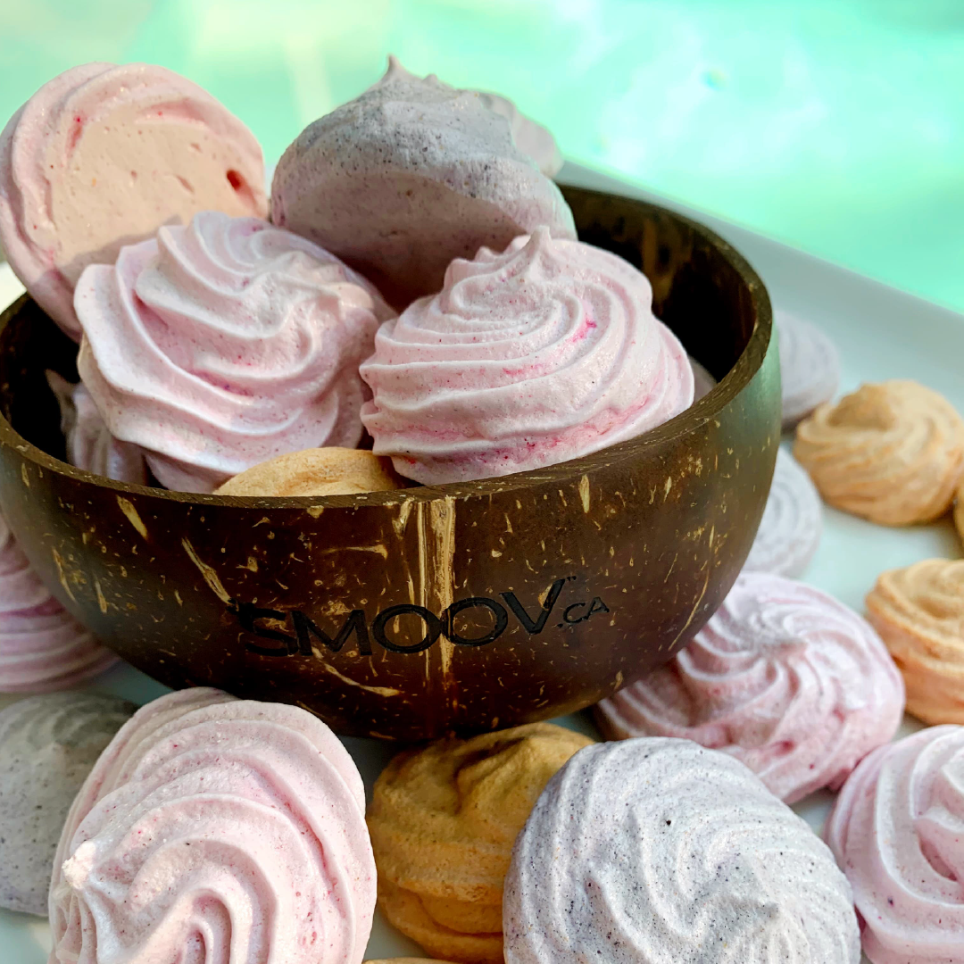 A classic recipe for meringue cookies with a little twist! Our superfood blends add extra color and lots of nutrition.