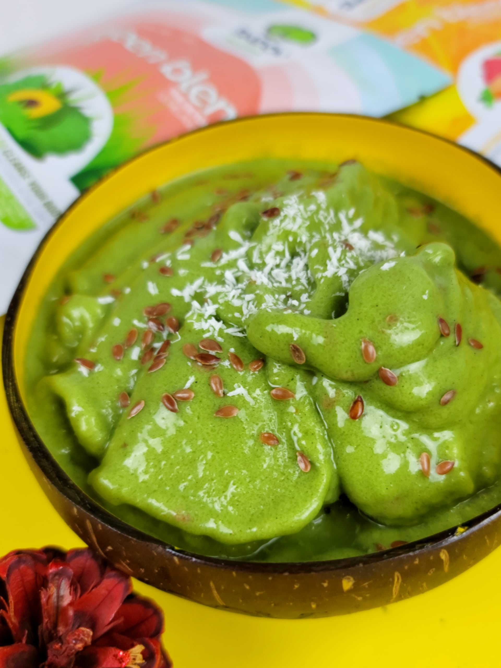 ⭐ This creamy smoothie is completely plant based and is packed with healthy fats from seeds, avocados and tons of nutrients from our green and golden blends!